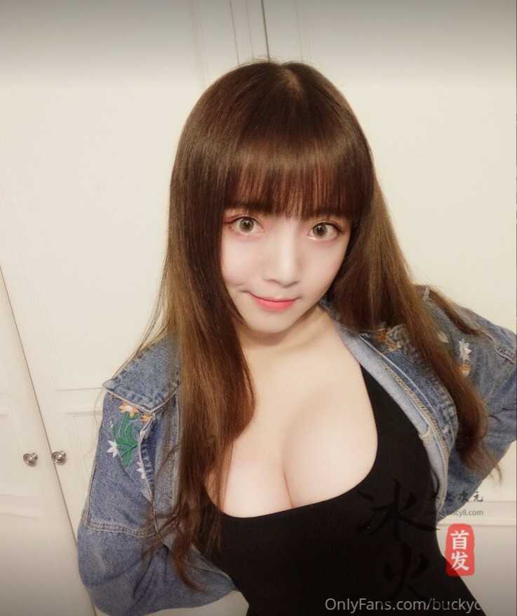 一只云烧 onlyfans 6套合集（2）